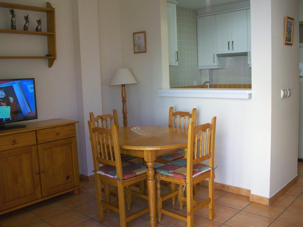 Apartamentos Par Tres - Oliva Nova Room photo